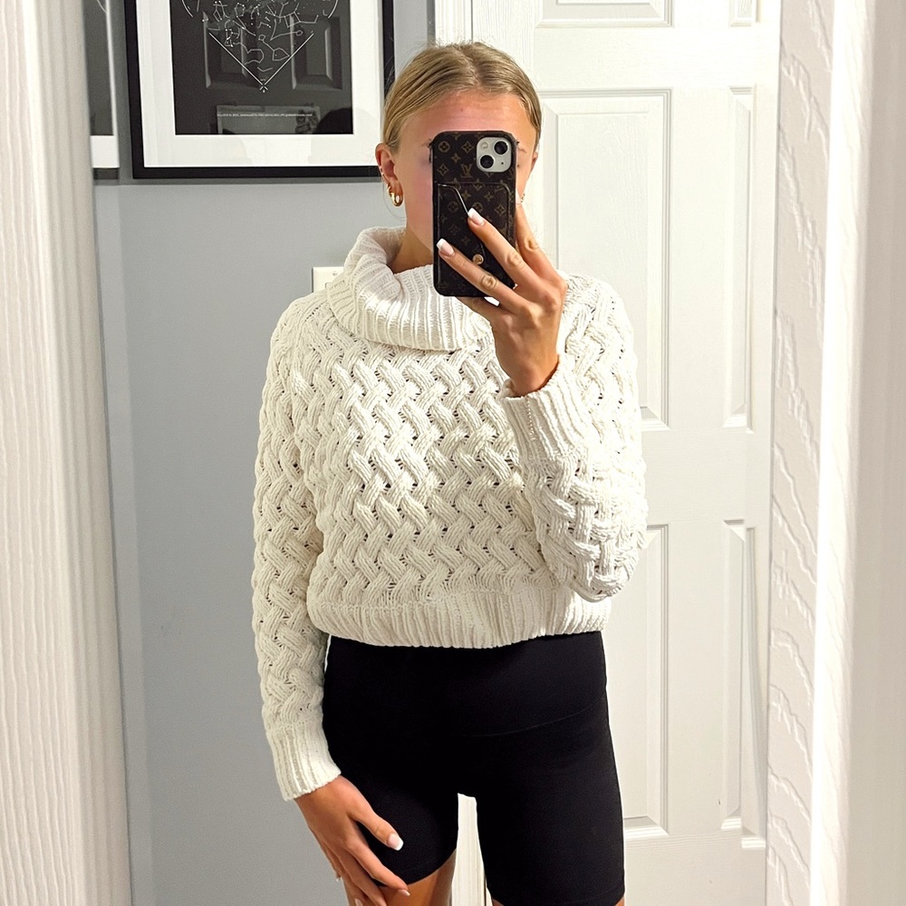 Kendall & Kylie White Turtleneck Sweater
